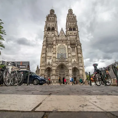 Beau Studio Equipe Entre Le Vinci, Office Du Tourisme Et Gare Tours